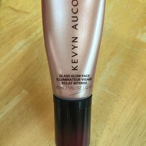 Kevyn Aucoin glass glow